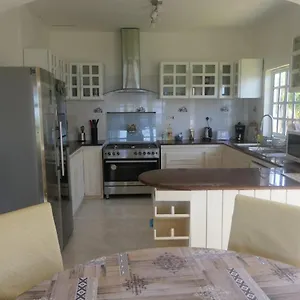 Tropical Garden Self Catering Ferienhaus Victoria